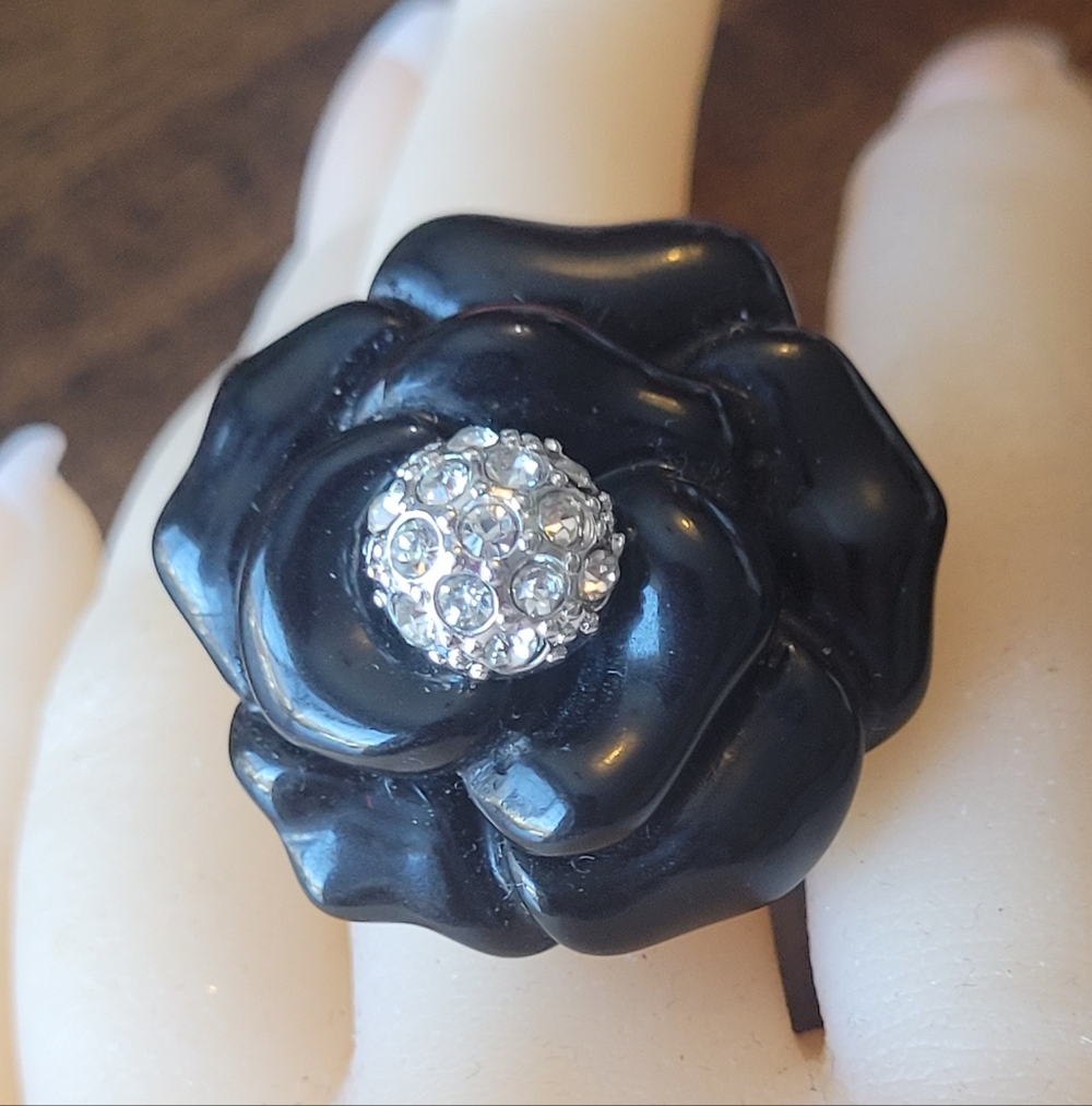 New KJL KENNETH LANE Black Rose Crystal Ring